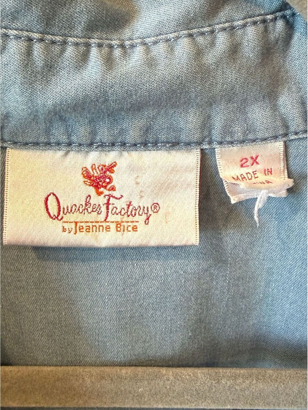 Quaker Factory Embroidered Shirt 2X PTP 28” - Picture 3 of 6